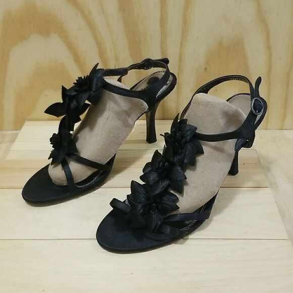 Classy Women's heels by Unlisted Wmn's size 10 Medium - Picture 2 of 8